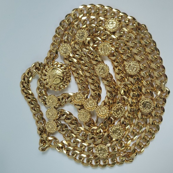 Vtg St John Gold Tone Layered Medallion Curb Chain Statement Belt 40\